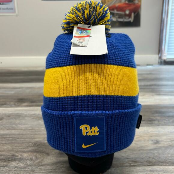 NWT Nike Pitt Panthers Royal Blue Yellow OS‎ Center Swoosh Cuffed Pom Beanie Hat - Picture 1 of 9